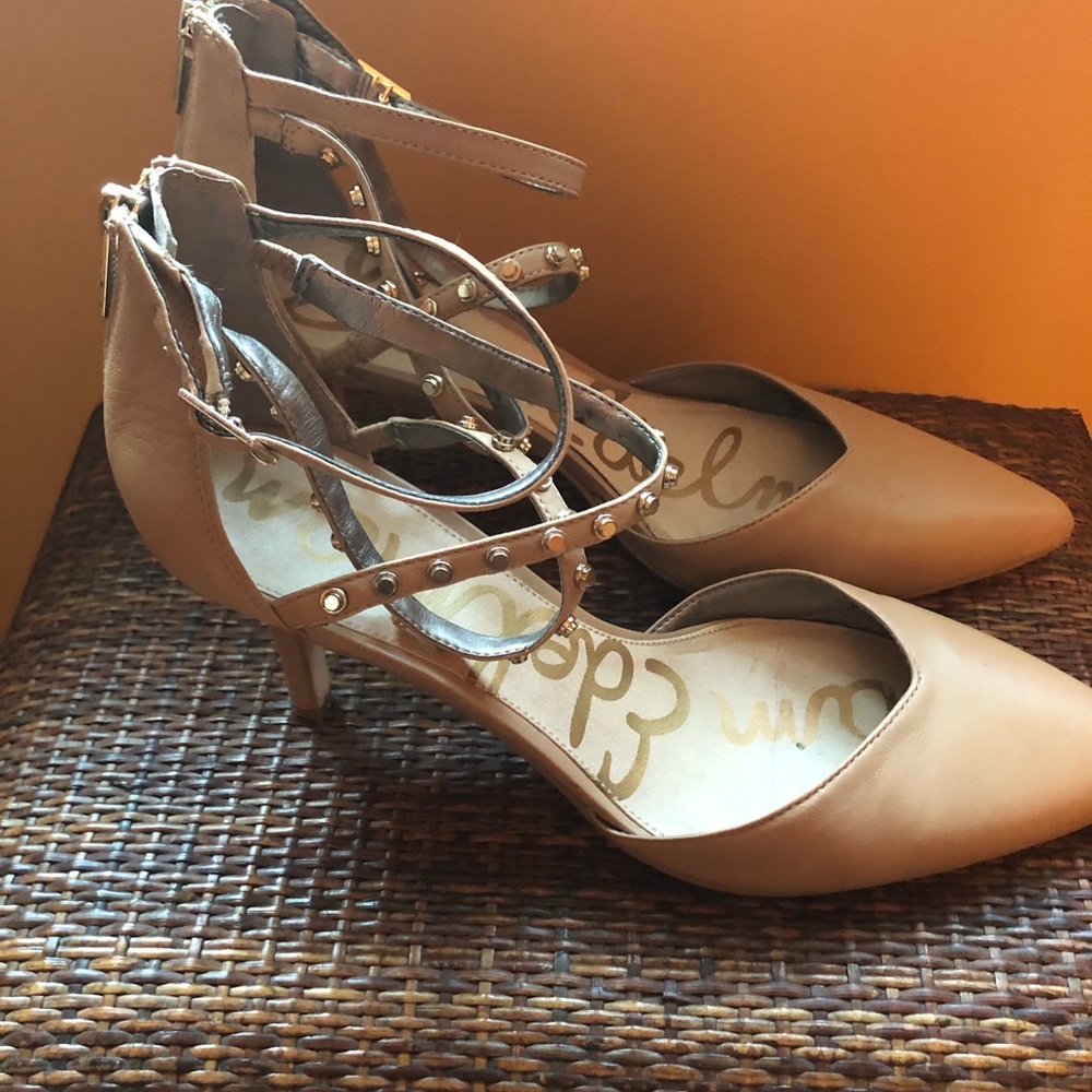 Shoes - Picture 4 of 5